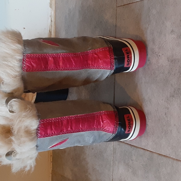 SOREL  BOOTS  SIZE  4 - Picture 3 of 5